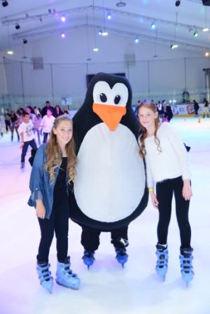 בוחרים Ice Peaks בהיכל הקרח של ישראל, בחולון
